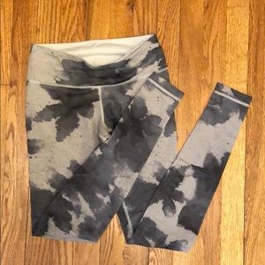 Grey tie dye print Lululemon leggings sz 4